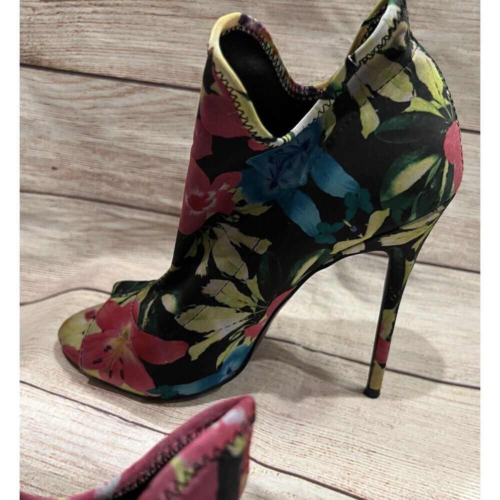 Steve Madden Multicolor Slip On Stretch Fabric Floral High Stiletto Heels 6.5 - Picture 3 of 11